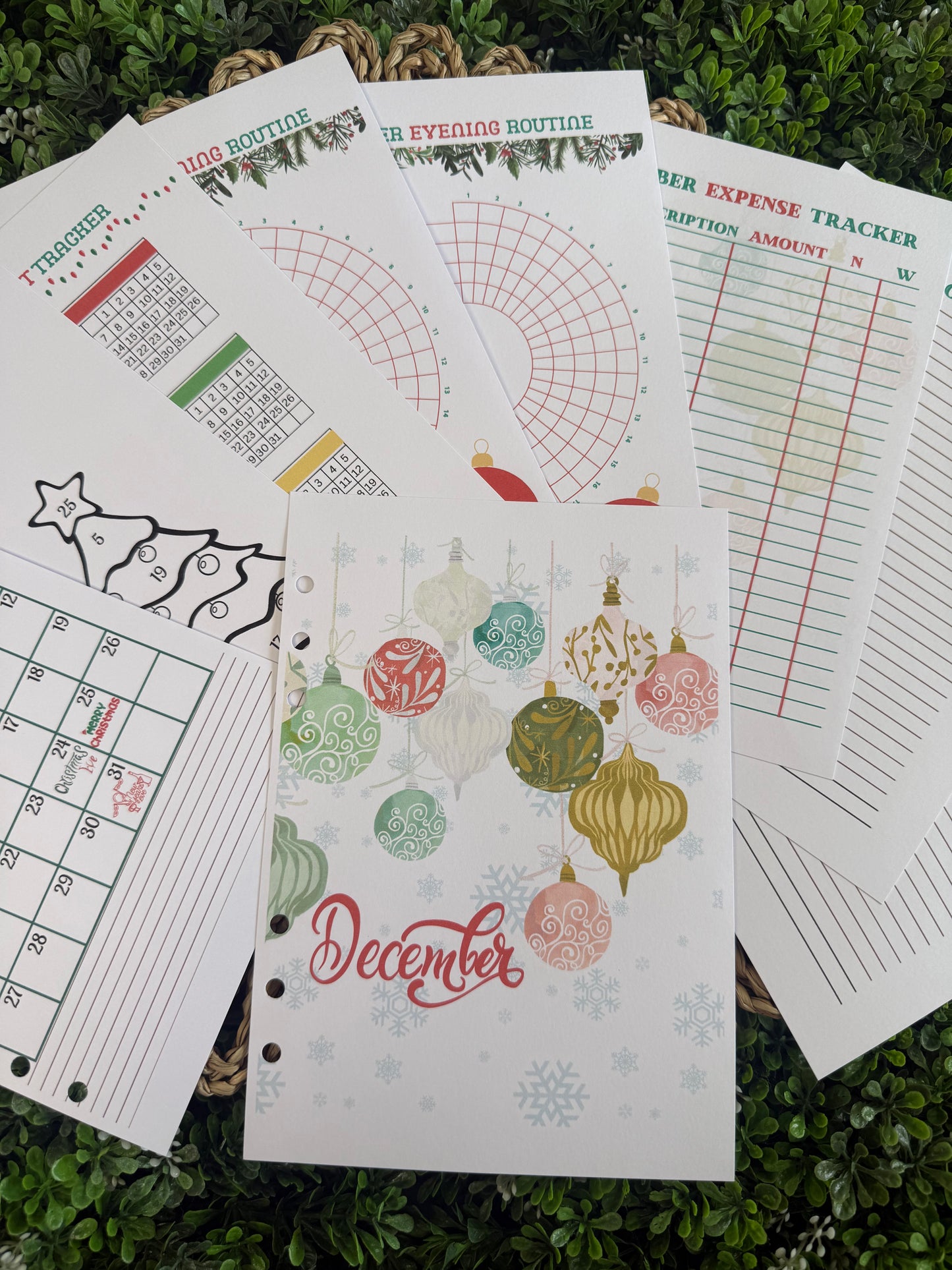 2026 December Holiday Tree Decorating Monthly Themed Spreads