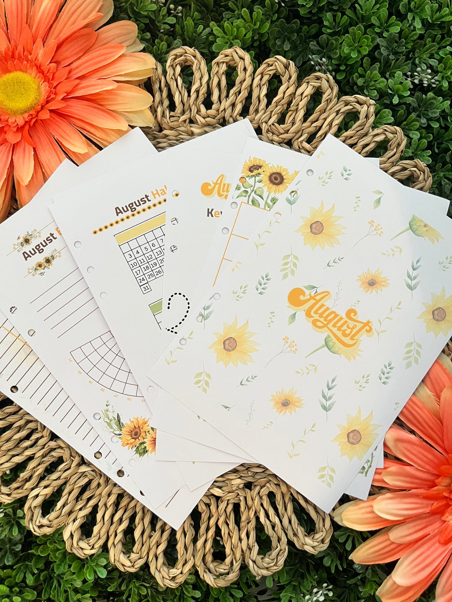 2025 August Sunflower Monthly Themed Spreads